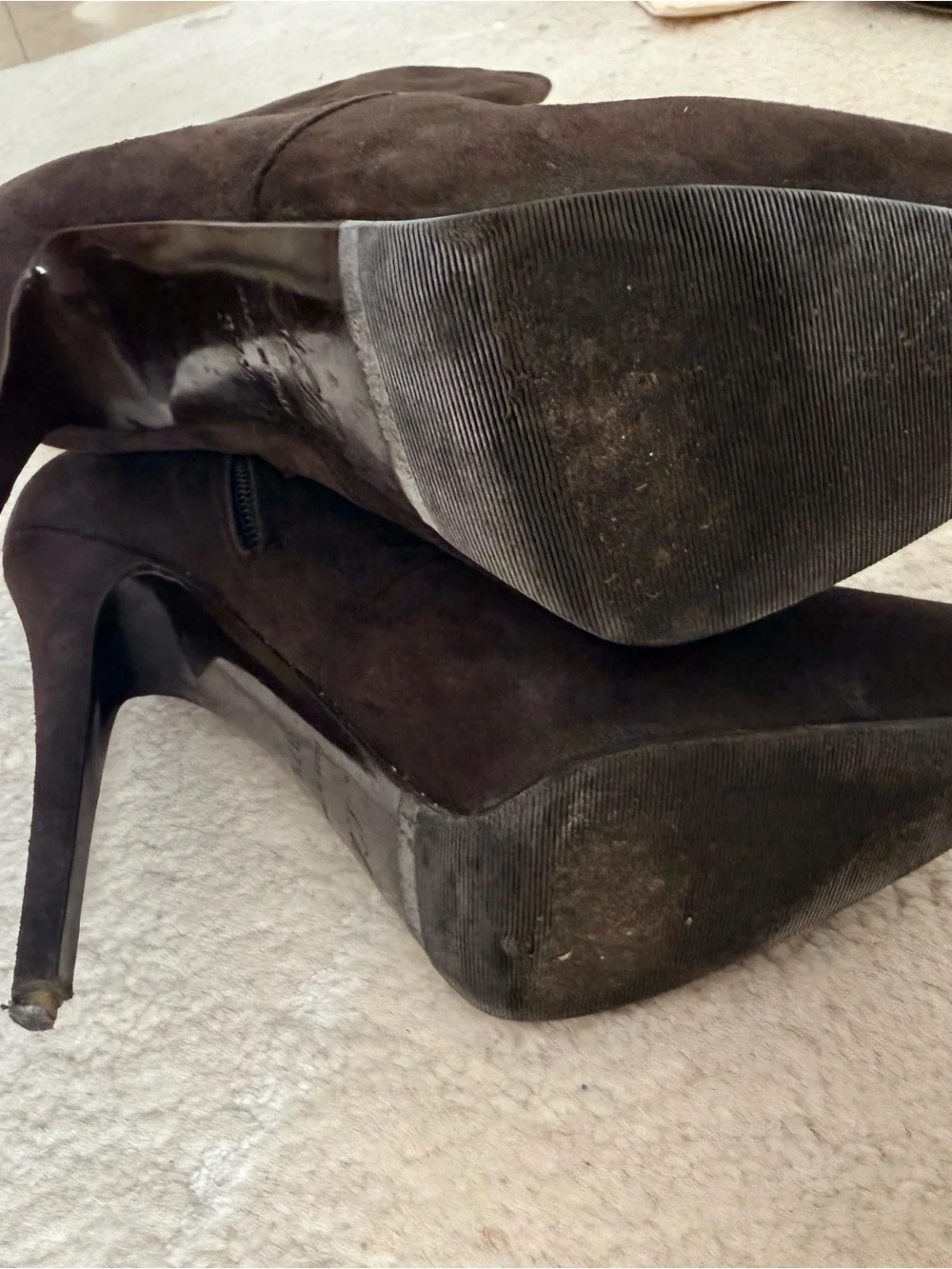 Nando Muzi sleek black